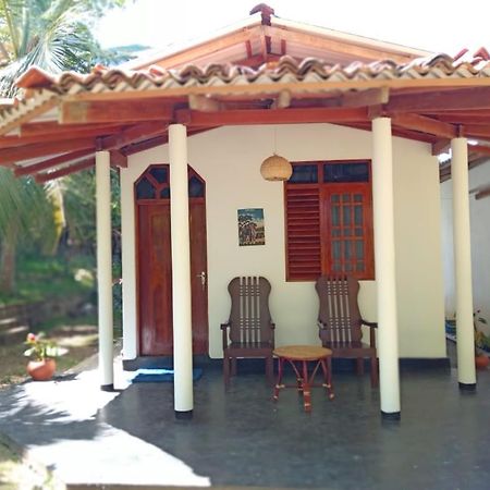 Bed and Breakfast Peacock Garden Tangalle Exterior foto