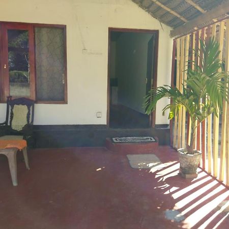 Bed and Breakfast Peacock Garden Tangalle Exterior foto