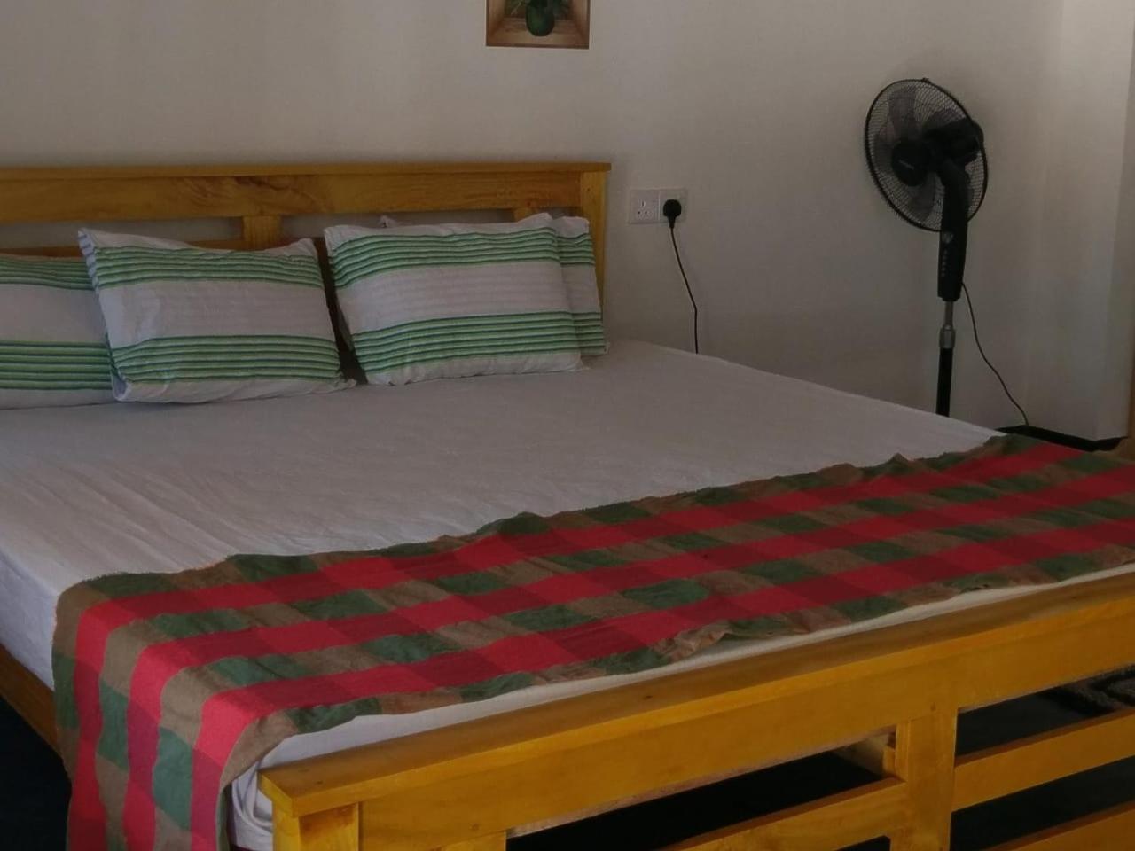 Bed and Breakfast Peacock Garden Tangalle Exterior foto